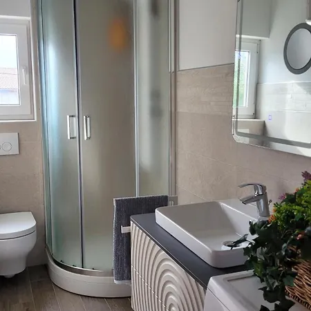 Sea Hideaway Apartament Pinezići